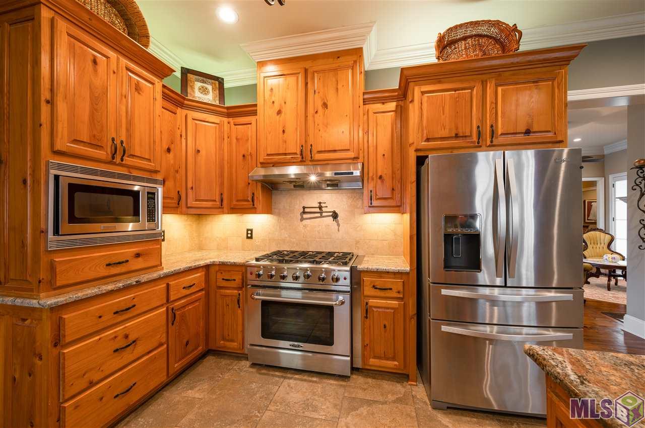 13702 Landmark Drive Baton Rouge, LA 70810 - Photo 16 of 29 Kitchen