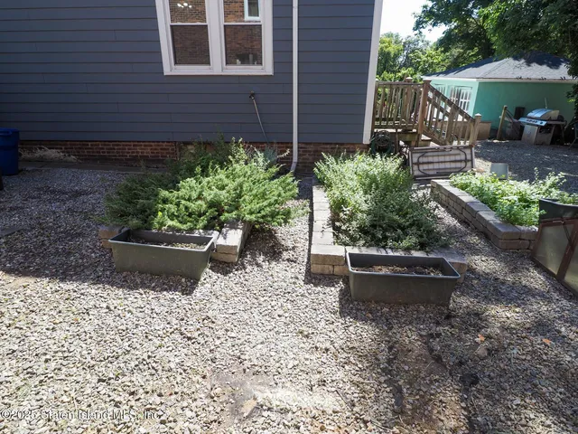 $629,000 | 74 Pleasant Valley Avenue | Grymes Hill