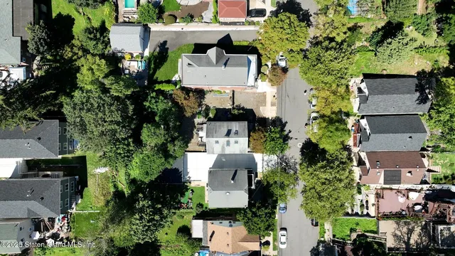 $629,000 | 74 Pleasant Valley Avenue | Grymes Hill