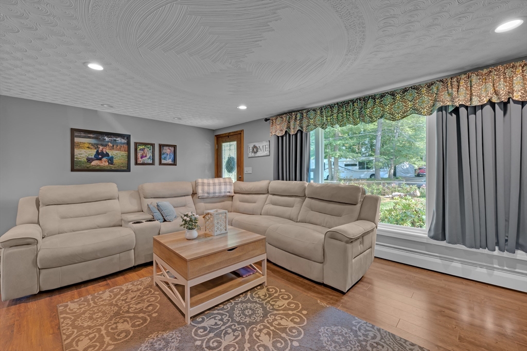 25 Old Dudley Road Oxford, MA 01540 - Photo 18 of 36