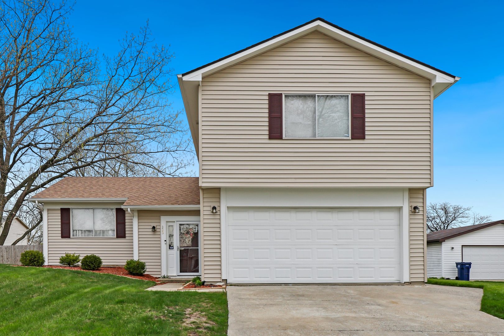 223 Pheasant Road Matteson, IL 60443 - Photo 1 of 19 a view of a yard in front of a house