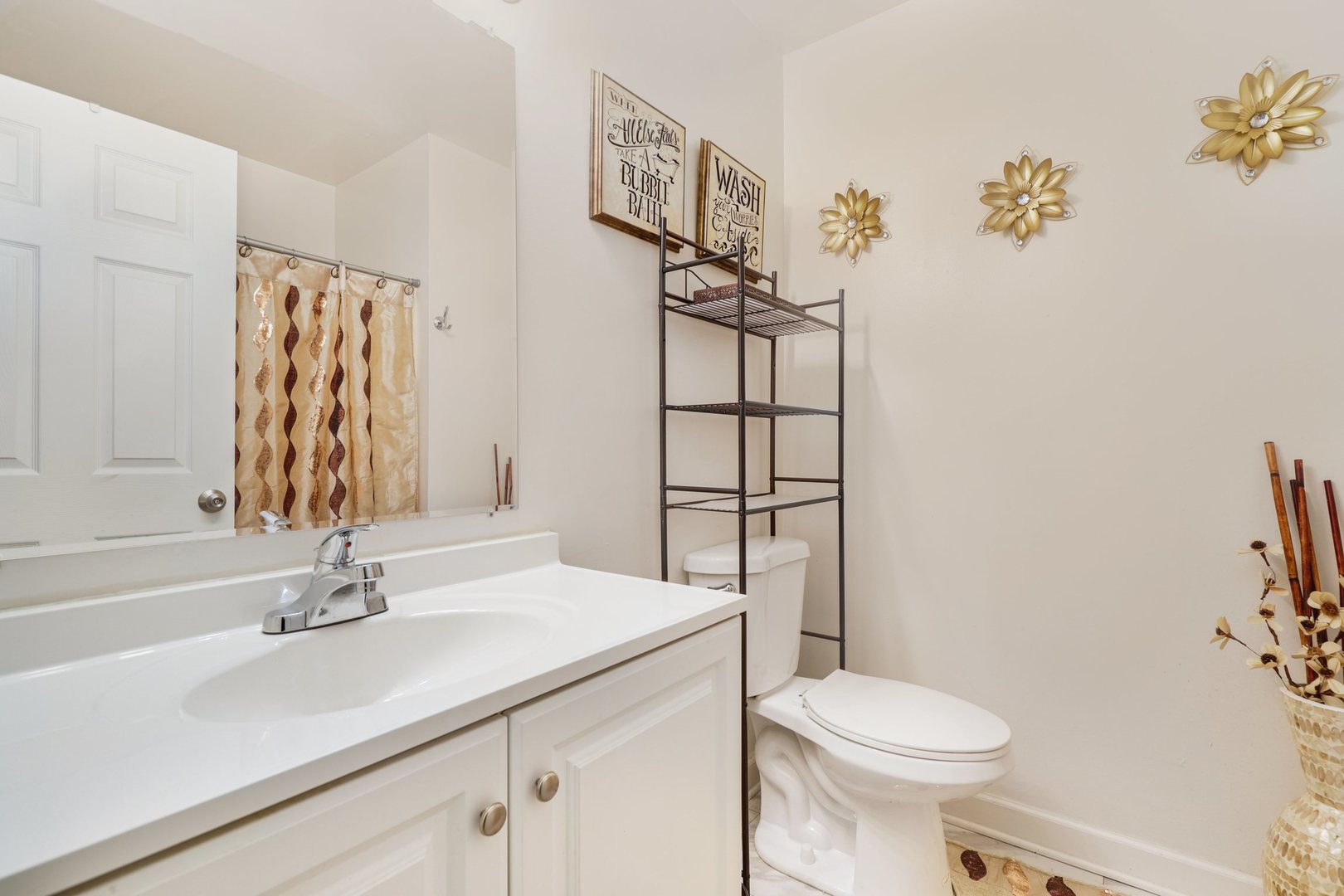 223 Pheasant Road Matteson, IL 60443 - Photo 16 of 19 a bathroom with a sink a toilet and shower