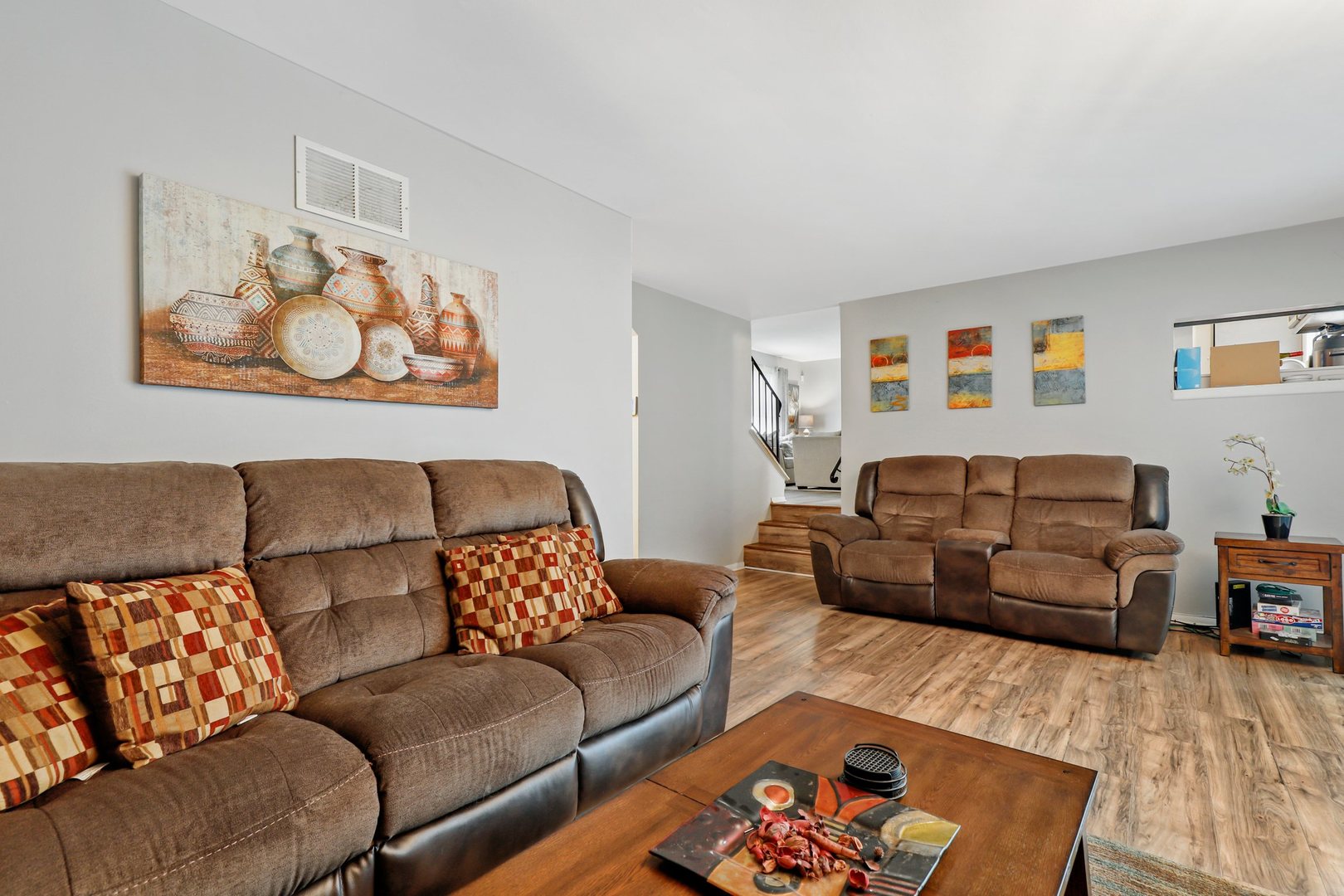 223 Pheasant Road Matteson, IL 60443 - Photo 9 of 19 a living room with furniture and couch