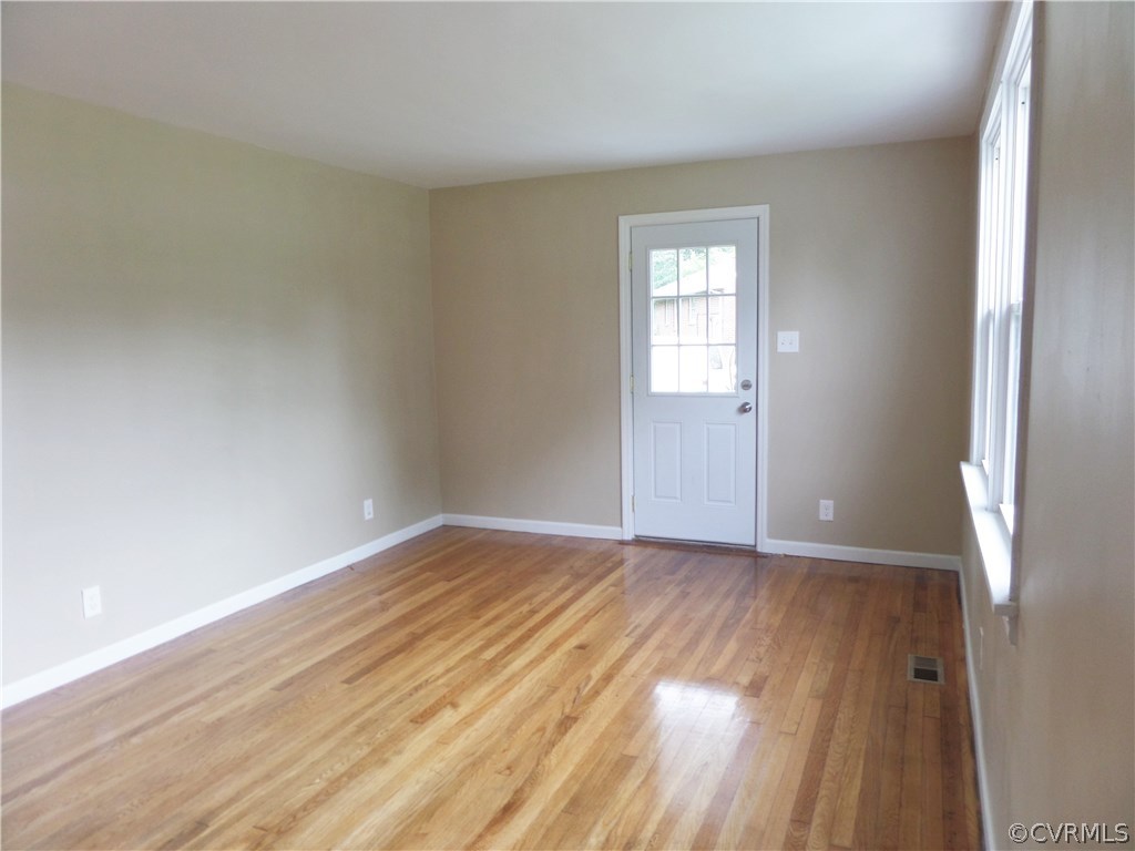 4204 Hickory Road Petersburg, VA 23803 - Photo 7 of 19 Gallery Image 7