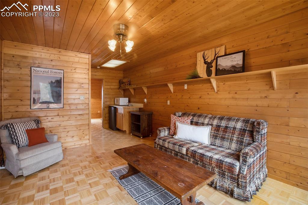 265 Broken Wheel Drive Divide, CO 80814 - Photo 34 of 50 Apartment