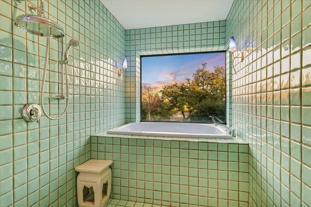 $1,122,500 | 1984 Divide Pass, Blanco, TX 78606