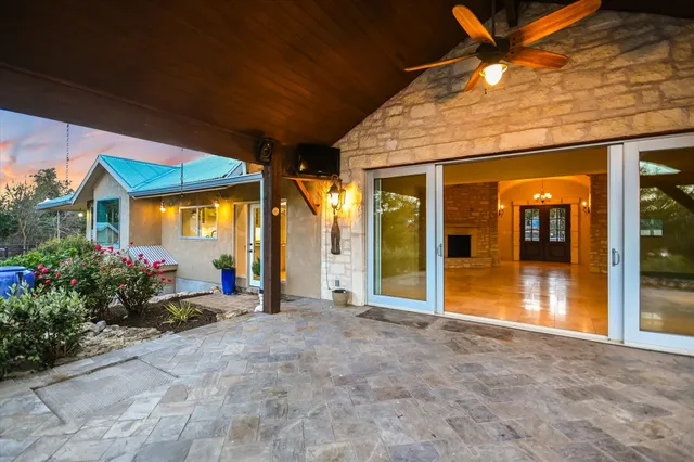 $1,122,500 | 1984 Divide Pass, Blanco, TX 78606