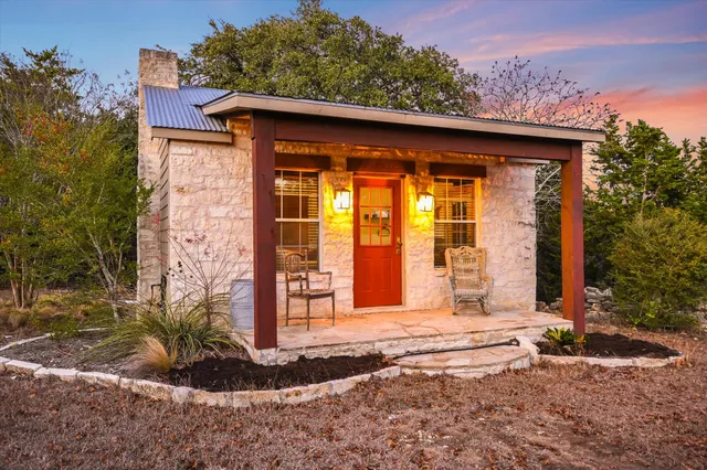 $1,122,500 | 1984 Divide Pass, Blanco, TX 78606