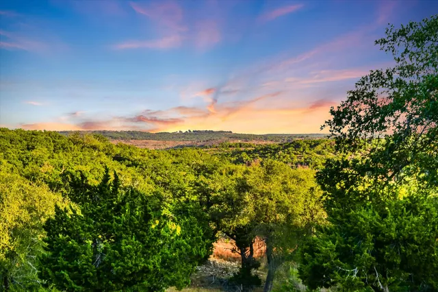 $1,122,500 | 1984 Divide Pass, Blanco, TX 78606