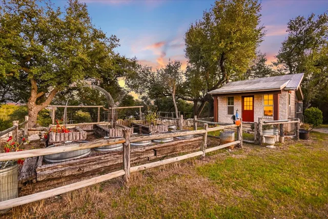 $1,122,500 | 1984 Divide Pass, Blanco, TX 78606