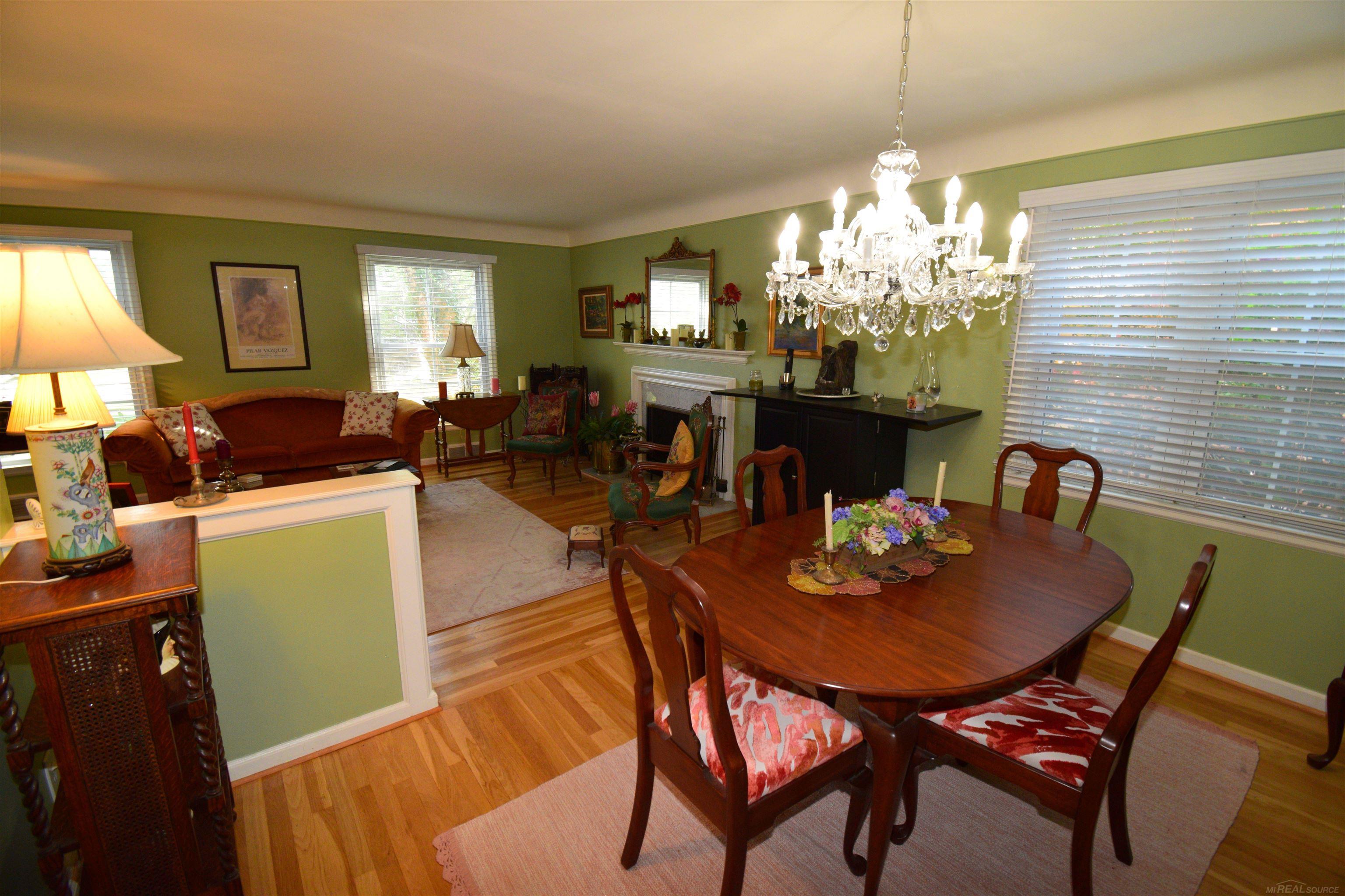 855 Harcourt Road Grosse Pointe, MI 48230 - Photo 3 of 68 50125193-2.JPG