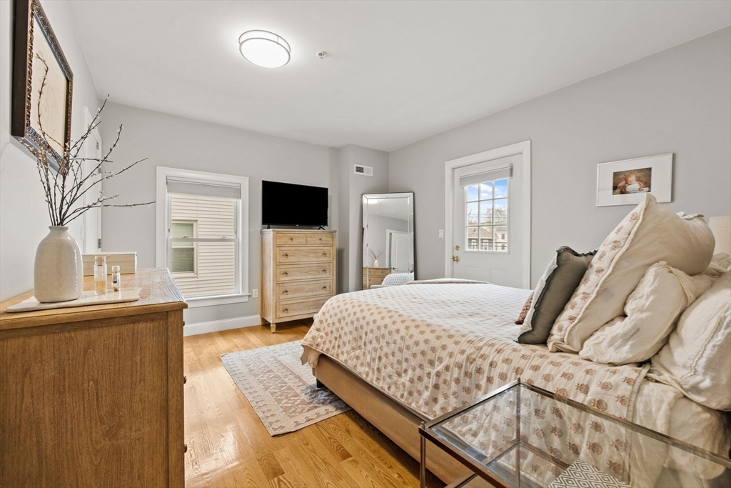 25 Maple Street, Unit C Stoneham, MA 02180 - Photo 15 of 27