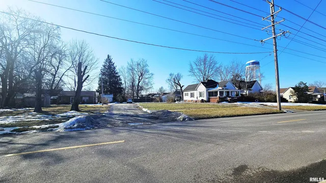 $18,000 | 405 East Boulevard Street, Marion, IL 62959