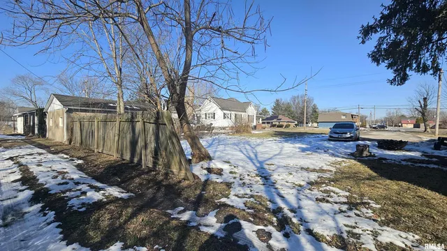 $18,000 | 405 East Boulevard Street, Marion, IL 62959