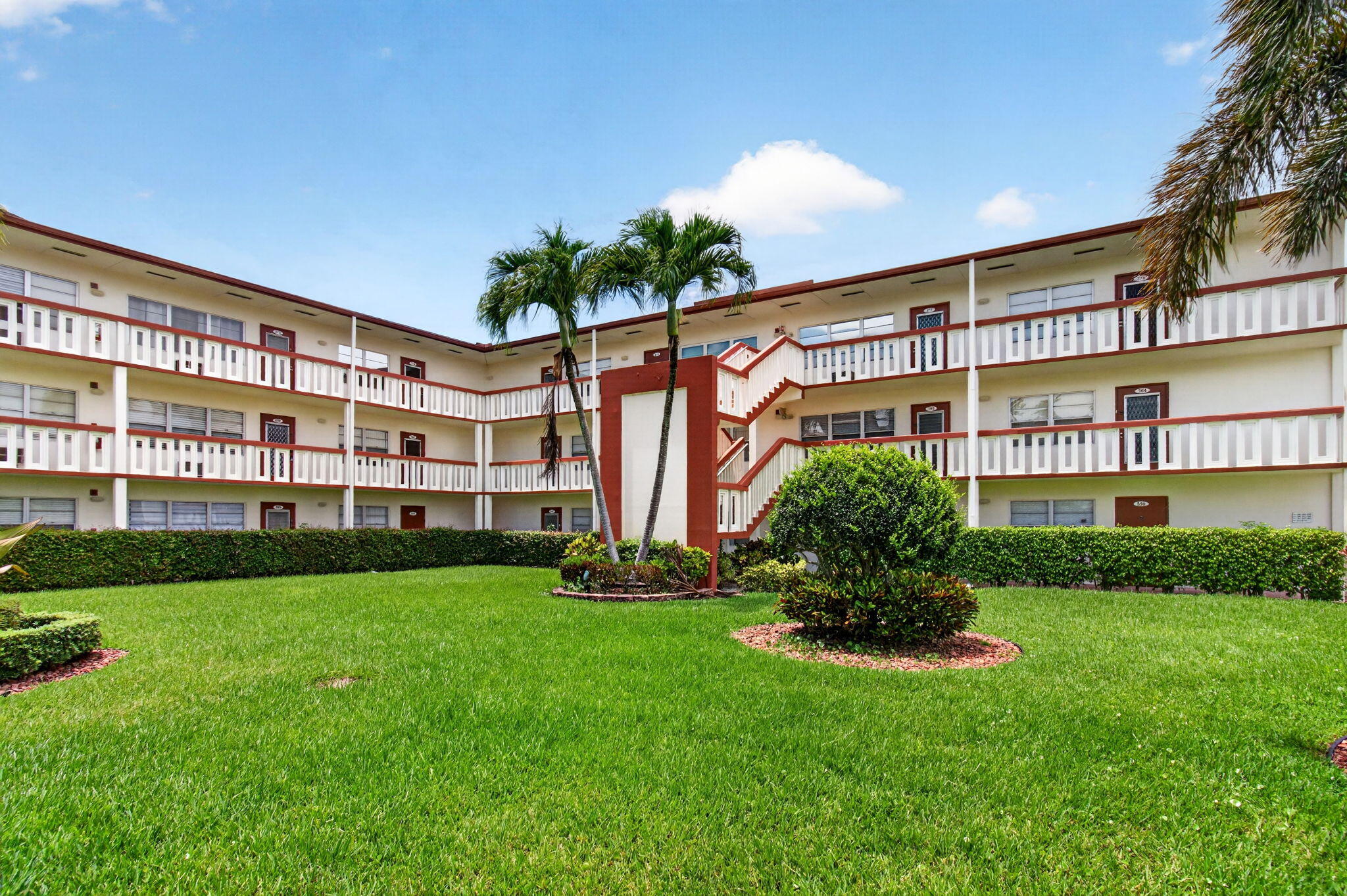 374 Brighton I, Unit 374 Boca Raton, FL 33434 - Photo 3 of 83 View on the Building