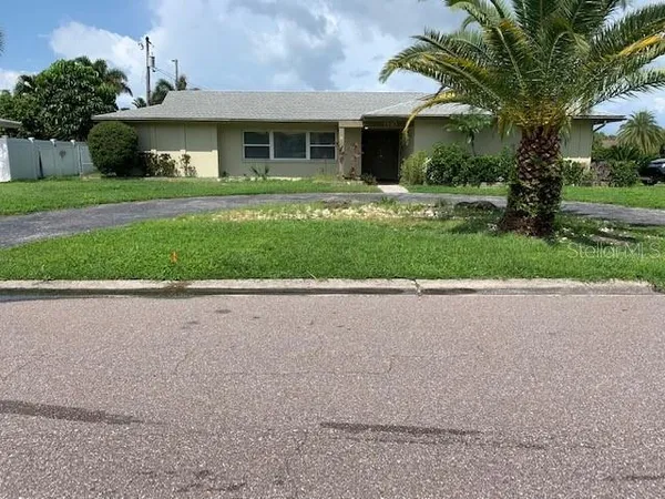 $3,600 | 1910 Bayshore Drive, Belleair Beach, FL 33786
