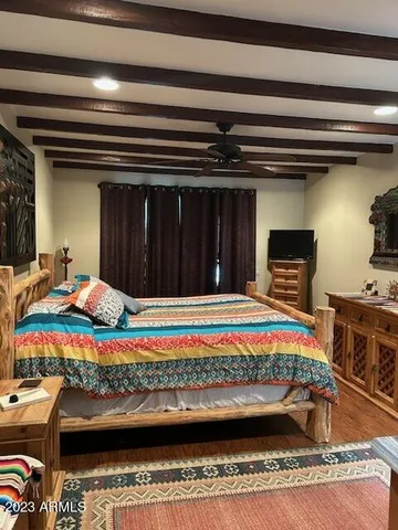 a view of entryway with a bed