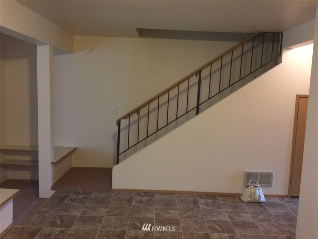 115 Union Avenue Northeast Renton, WA 98059 - Photo 12 of 20 a view of entryway