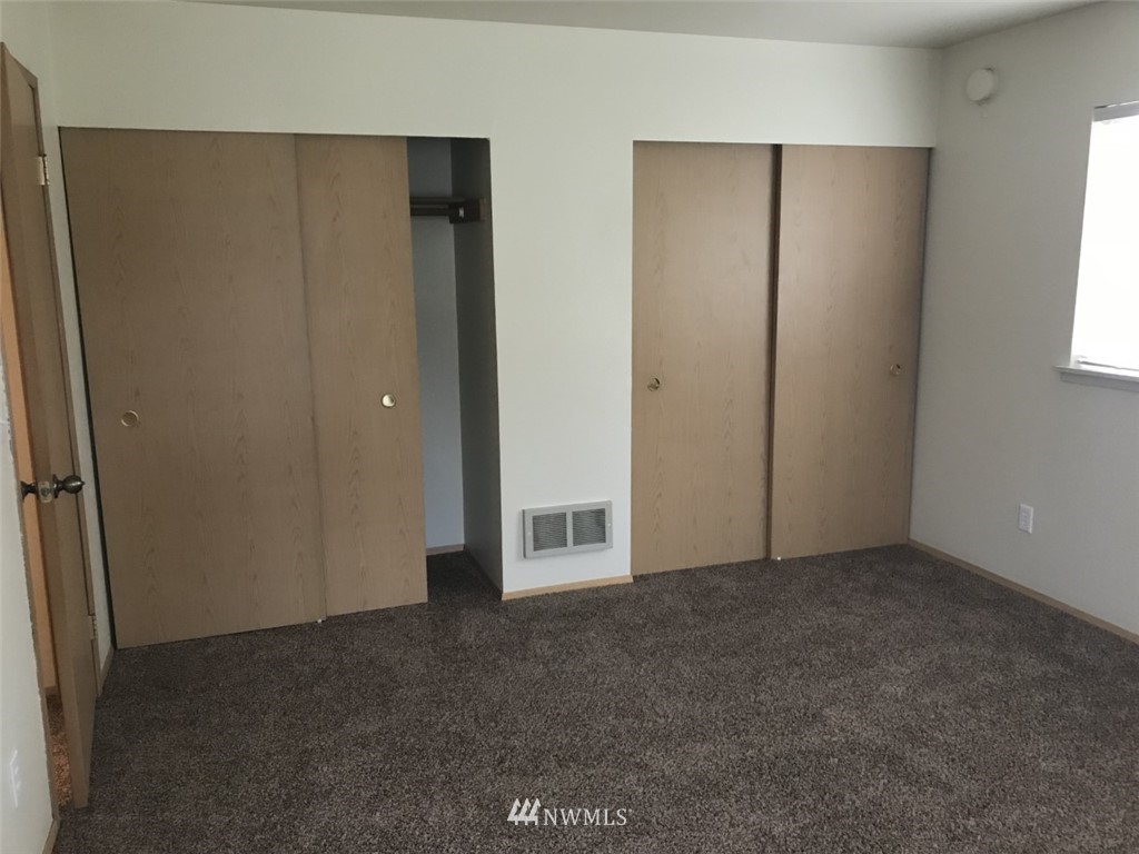 115 Union Avenue Northeast Renton, WA 98059 - Photo 16 of 20 a view of an empty room