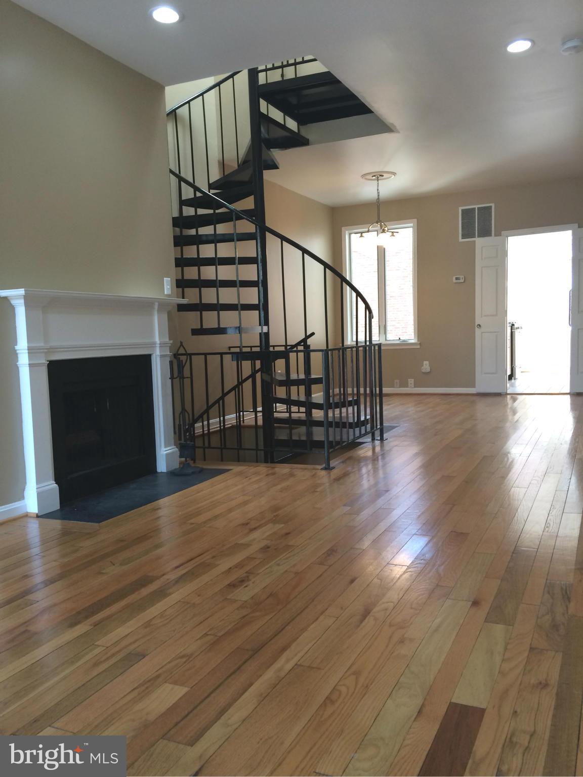 3254 Q Street Northwest Washington, DC 20007 - Photo 2 of 30 Living Room
