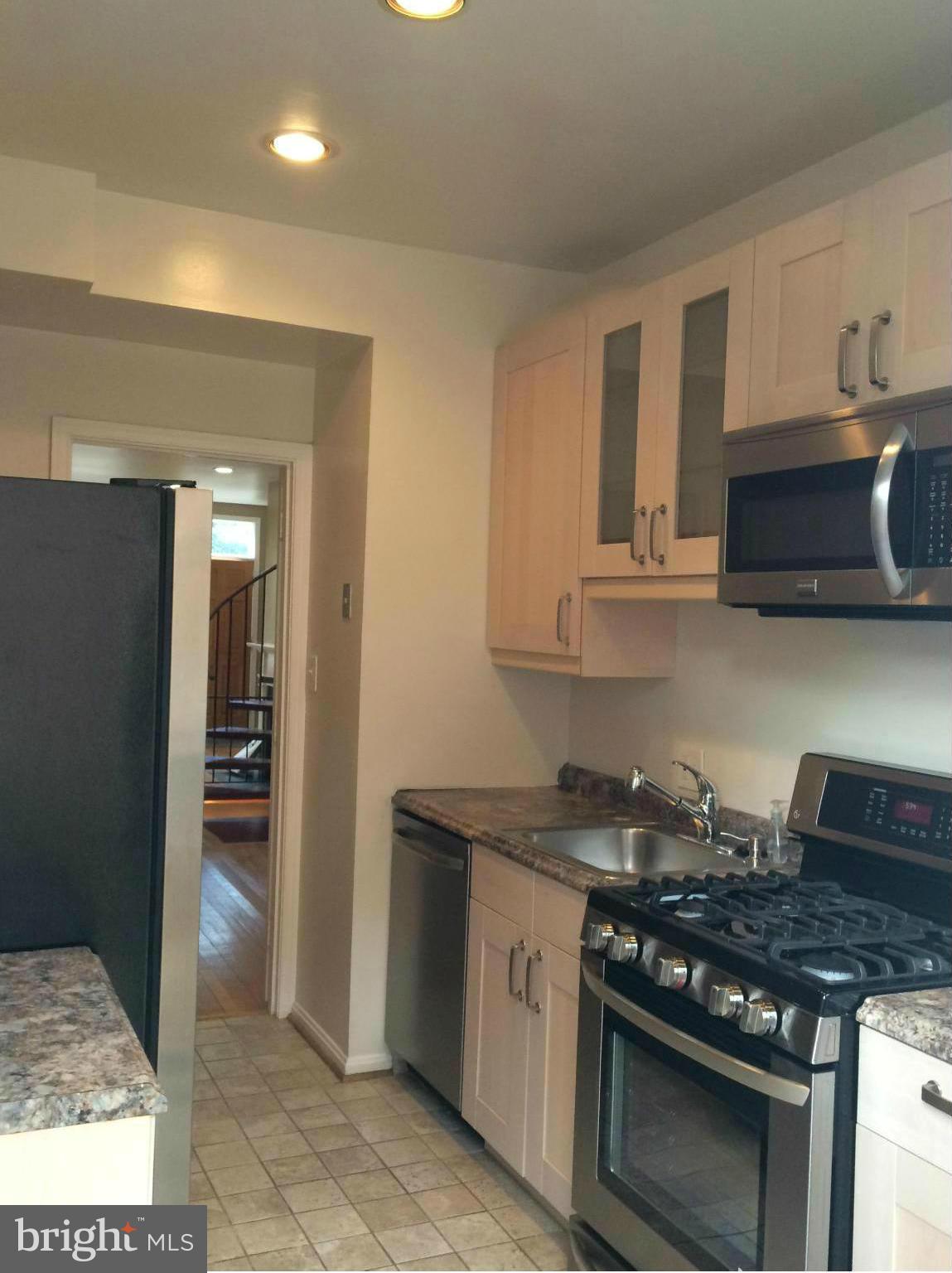 3254 Q Street Northwest Washington, DC 20007 - Photo 10 of 30 Kitchen