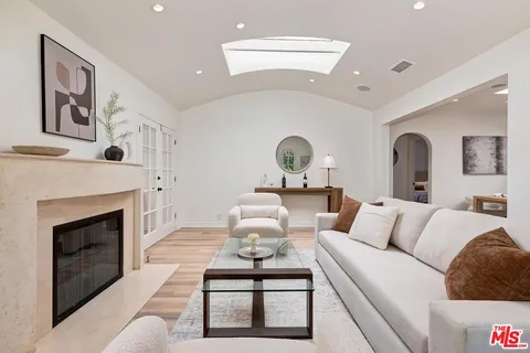 $2,495,000 | 10514 Kinnard Avenue, Los Angeles, CA 90024