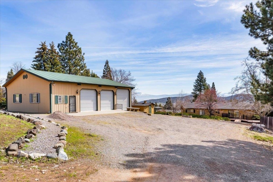 205 Humbug Road Yreka, CA 96097 - Photo 2 of 32 Gallery Image 2