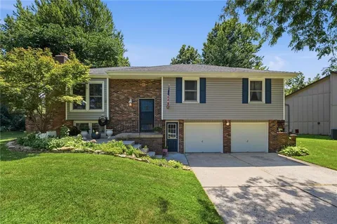 $319,000 | 1113 Southeast 2nd Terrace, Lee's Summit, MO 64063