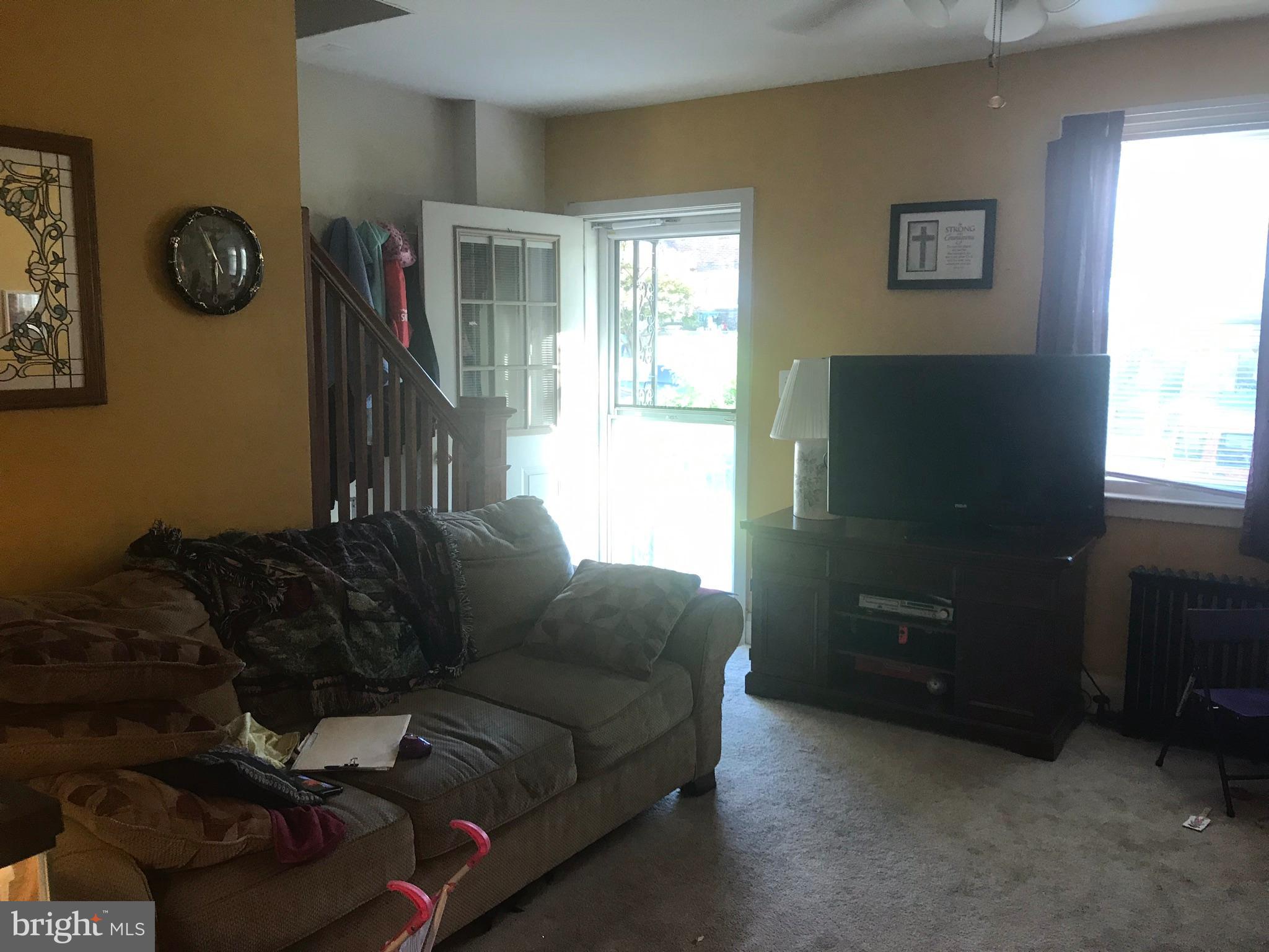 192 West Meadow Road Baltimore, MD 21225 - Photo 2 of 6 Entrance main level into the Living Room