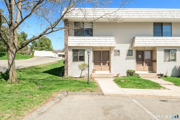 $213,000 | 34 Hemlock Court, Unit 34, Cromwell, CT 06416