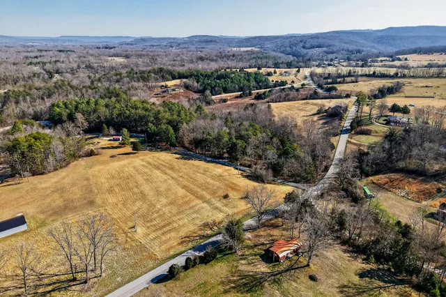 $549,900 | 305 Caney Bend Drive, Doyle, TN 38559