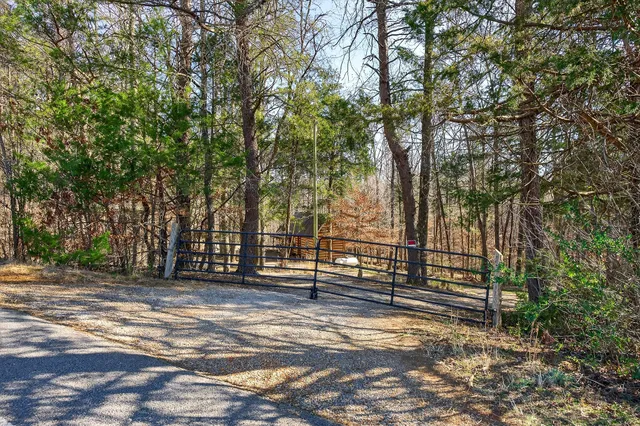 $549,900 | 305 Caney Bend Drive, Doyle, TN 38559