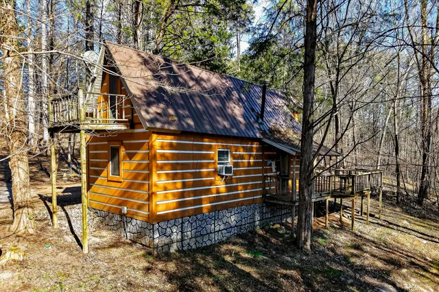 $549,900 | 305 Caney Bend Drive, Doyle, TN 38559