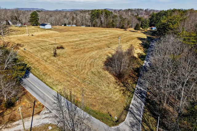 $549,900 | 305 Caney Bend Drive, Doyle, TN 38559