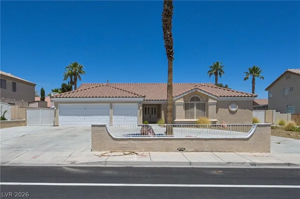 $3,500 | 968 East Robindale Road, Las Vegas, NV 89123