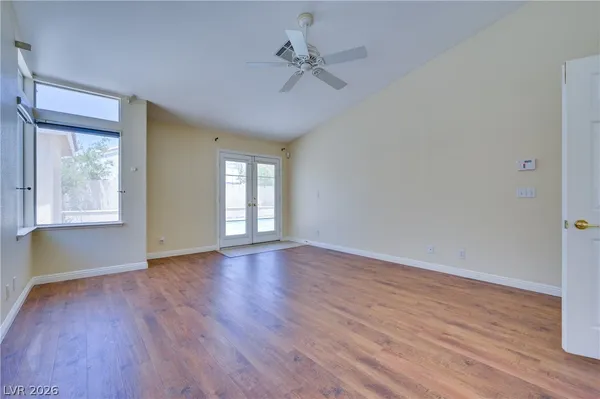 $3,500 | 968 East Robindale Road, Las Vegas, NV 89123