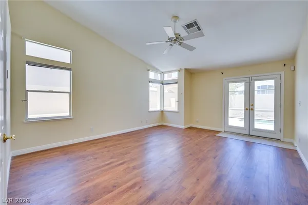 $3,500 | 968 East Robindale Road, Las Vegas, NV 89123