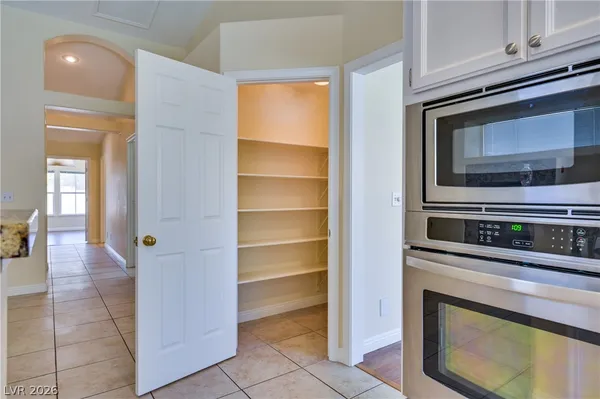 $3,500 | 968 East Robindale Road, Las Vegas, NV 89123