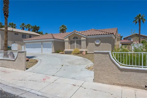 $3,500 | 968 East Robindale Road, Las Vegas, NV 89123