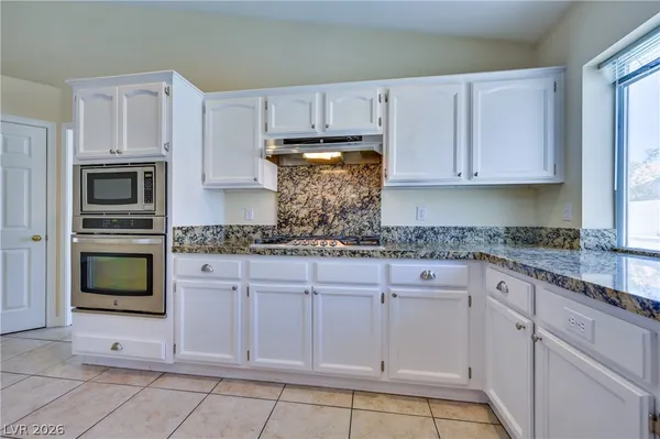 $3,500 | 968 East Robindale Road, Las Vegas, NV 89123