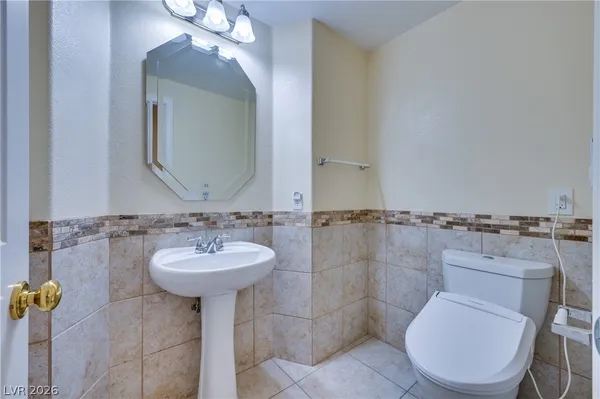 $3,500 | 968 East Robindale Road, Las Vegas, NV 89123