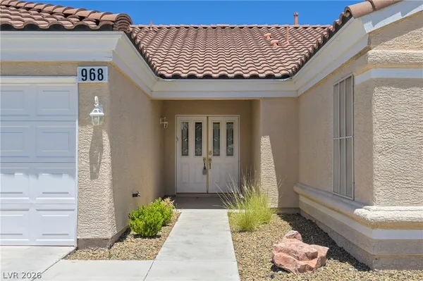 $3,500 | 968 East Robindale Road, Las Vegas, NV 89123