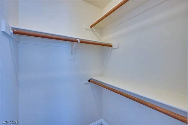 $3,500 | 968 East Robindale Road, Las Vegas, NV 89123