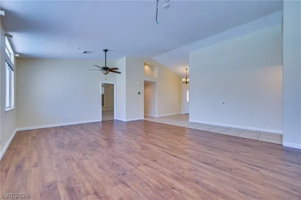 $3,500 | 968 East Robindale Road, Las Vegas, NV 89123