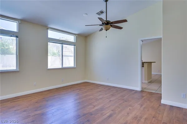 $3,500 | 968 East Robindale Road, Las Vegas, NV 89123