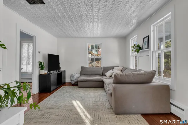 $599,000 | 3 Ferry Road, Lyme, CT 06371