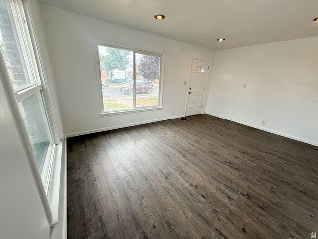 2960 Merton Way Magna, UT 84044 - Photo 4 of 24