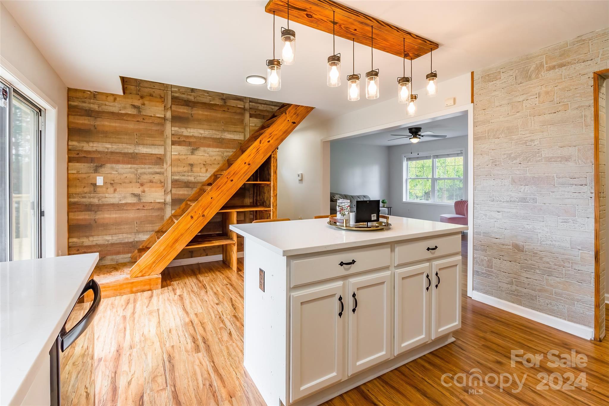 340 Old Hardin Road Dallas, NC 28034 - Photo 2 of 26 Gallery Image 2
