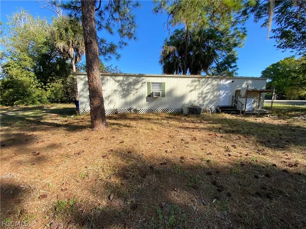 $850 | 7535 McDaniel Drive, North Fort Myers, FL 33917