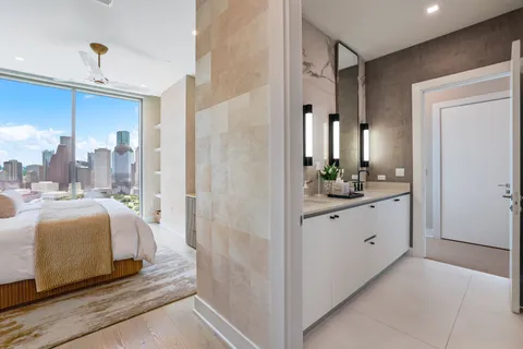 $3,495,000 | 1711 Allen Parkway, Unit 2704, Houston, TX 77019